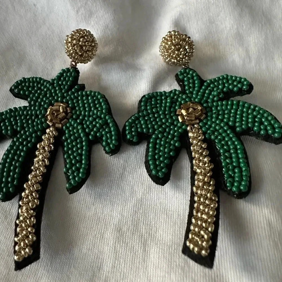NEW Green and Gold Beaded Palm Tree Lisi Lerch Statement Earrings - Picture 2 of 4